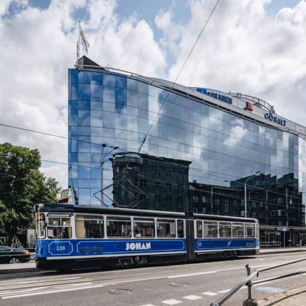 Kawe Plaza büroohoone Vabaduse väljakul Tallinnas – esinduslik ärihoone