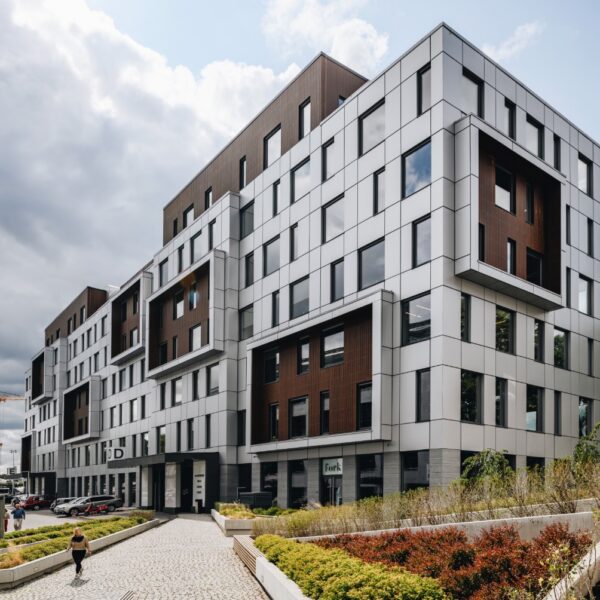 Norra maja büroohoone välisvaade Tallinna kesklinnas – kaasaegne kontorihoone