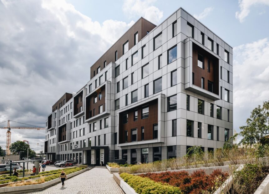 Norra maja büroohoone välisvaade Tallinna kesklinnas – kaasaegne kontorihoone