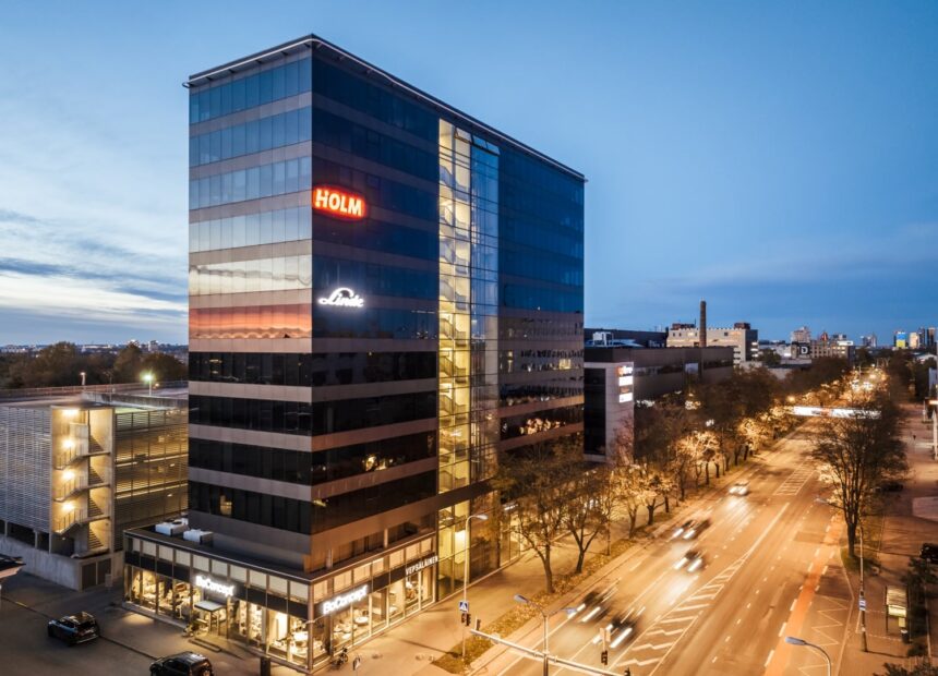 Kawe Ärikeskus 158 kontorihoone välisvaade Tallinnas – kaasaegne büroohoone