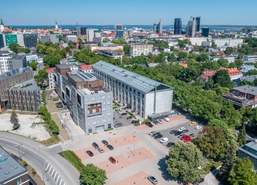 Kawe Kvartal ärimaja detailne välisvaade Tallinna kesklinnas