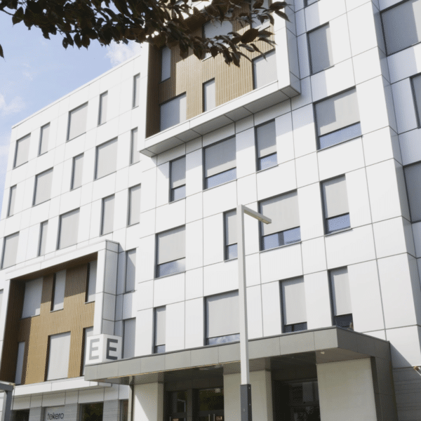 Kawe nutikad välikardinad aitavad hoida kontori kõrvalkulud kontrolli all.